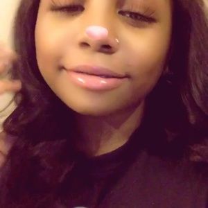 Meet your Posher, Sariah